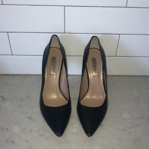 Classic black pump